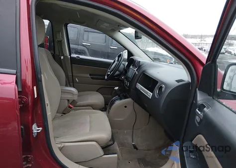 2016 Jeep Compass Sport z USA, uszkodzony, nr VIN 1C4NJDBB1GD510207